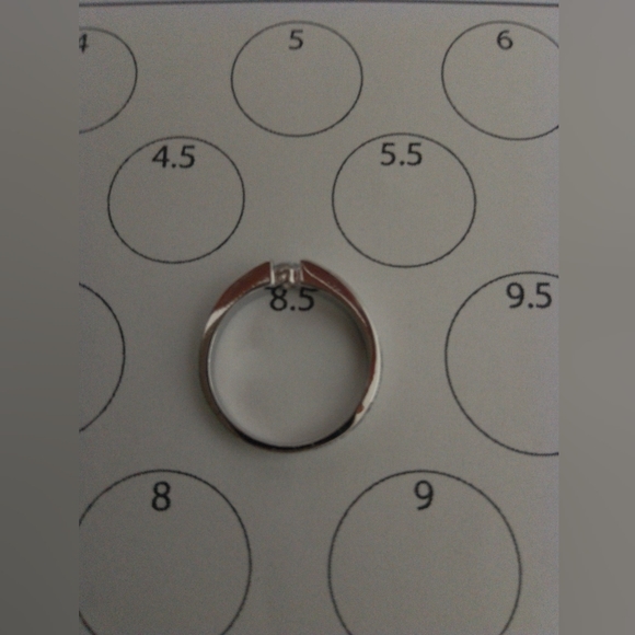 Stunning Sterling silver ring size 8, 5 - Picture 2 of 3